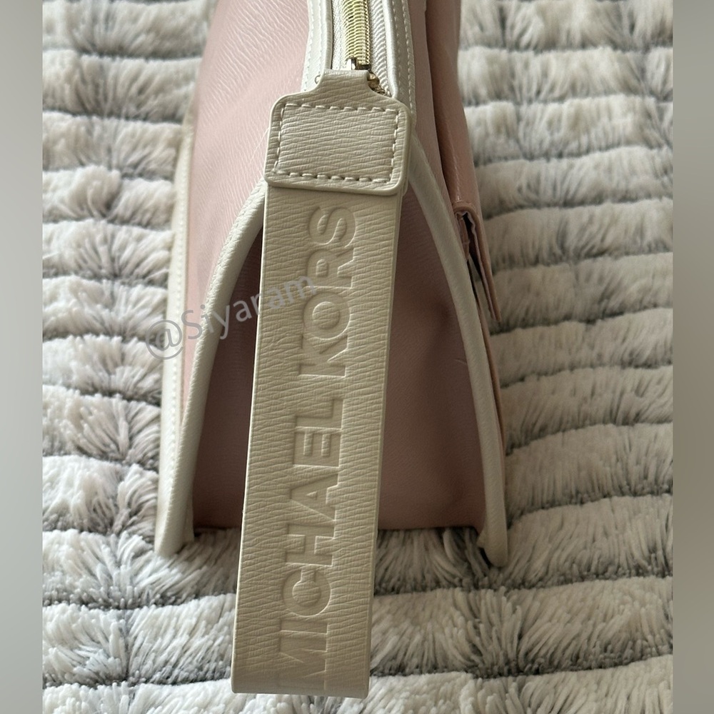 NWT Michael Kors/ Toiletry case - Picture 4 of 11